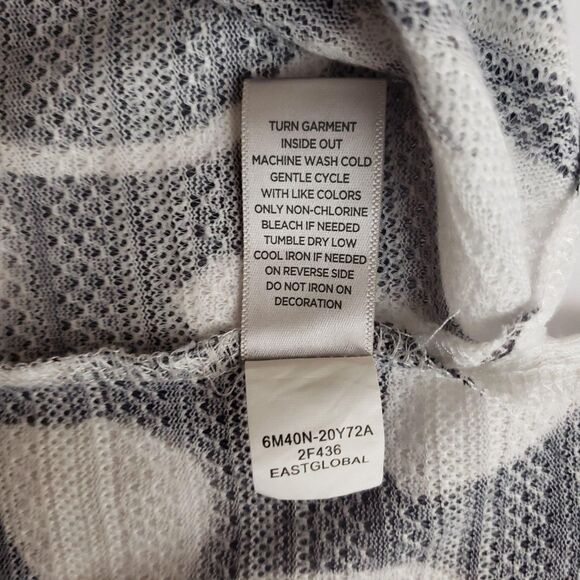 Avenue Poncho Top Womens 22/24 Black White Floral Print Plus Boho Tunic Blouse - Picture 5 of 6